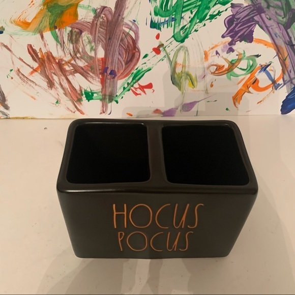 Hocus Pocus Halloween Bathroom Accessory Holder - Picture 2 of 4